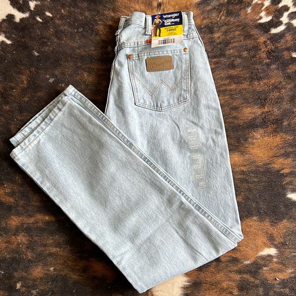 Wrangler Cowboy Cut Jeans (Woman’s) - Picture 1 of 2